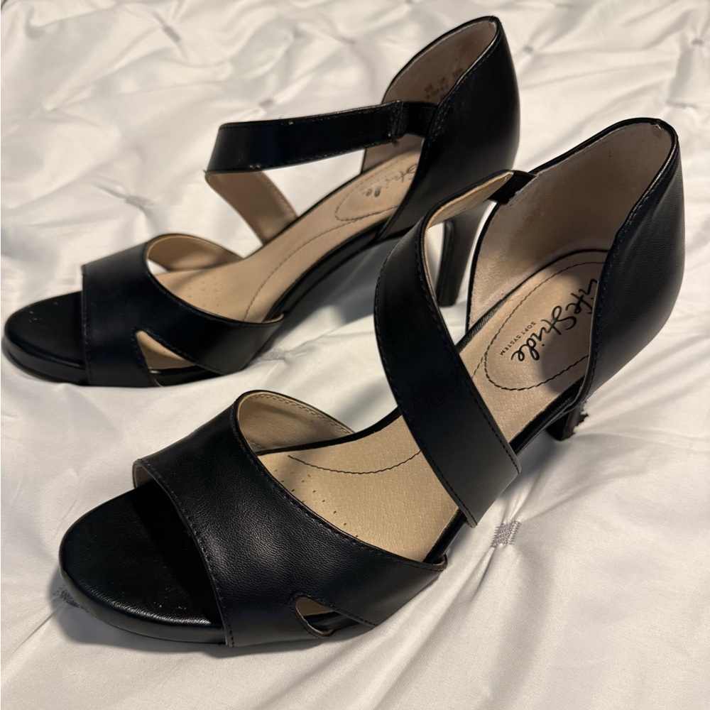 Life Stride Black Open-Toe Strappy Heels
